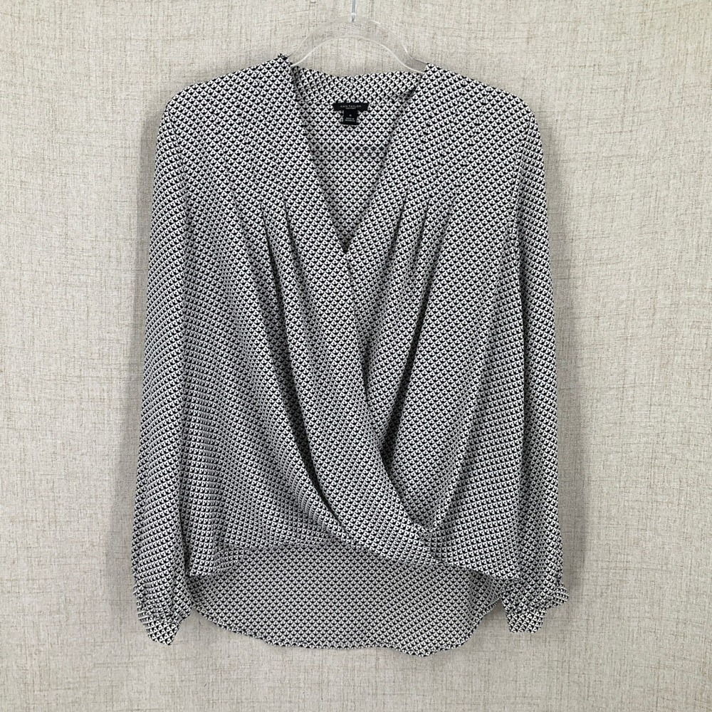 Ann Taylor Blouse Womens Medium Black White Geometric‎ Surplice Office Cocktail